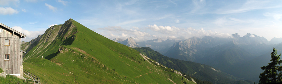 Blick von der T&ouml;lzer H&uuml;tte ins Karwendel