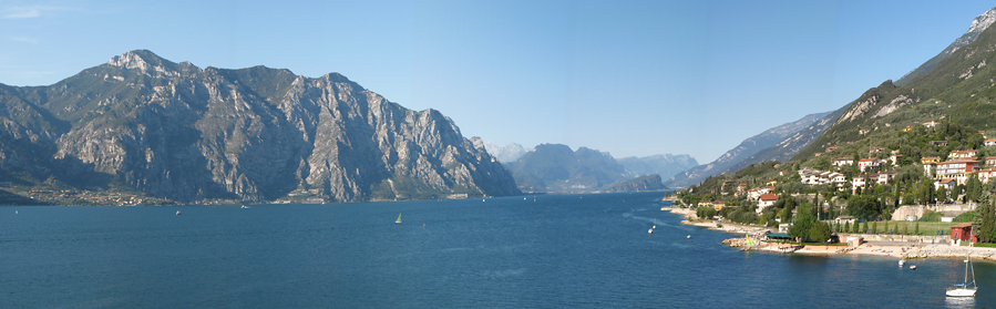 Blick &uuml;ber den Gardasee nach Norden