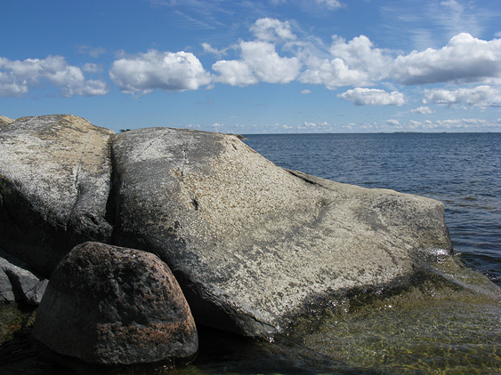 Salzwasser, Wolken  und Granit